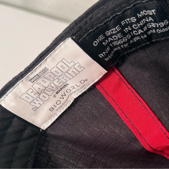 Deadpool Wolverine SnapBack Hat - Picture 4 of 4